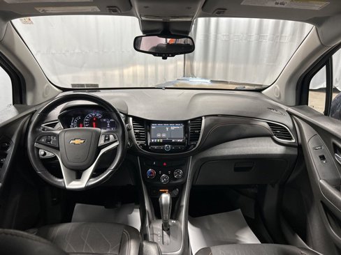 Used 2019 Chevrolet Trax LT w/ LT Convenience Package image 19
