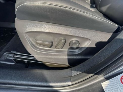 Used 2020 Toyota Prius Prime Limited image 10