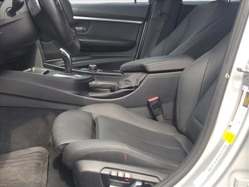 Used 2018 BMW 330i Sedan image 19