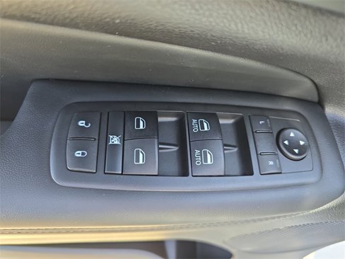 Used 2021 Jeep Grand Cherokee Laredo image 30