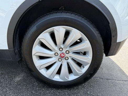 Used 2018 Jaguar E-PACE SE image 31