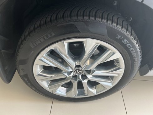 Used 2022 Toyota Highlander Limited image 24