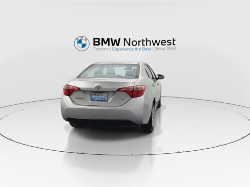 Used 2019 Toyota Corolla LE image 2