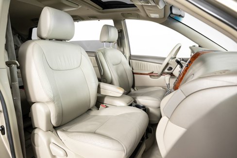 Used 2004 Toyota Sienna XLE Limited image 29