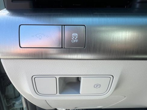 Used 2024 Hyundai Kona SE image 17
