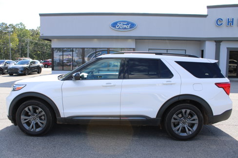Used 2022 Ford Explorer XLT image 1