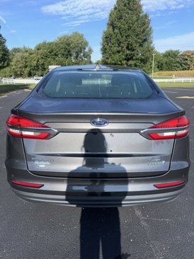 Used 2019 Ford Fusion SE image 2