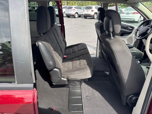 Used 2020 Dodge Grand Caravan SE w/ UConnect Hands-Free Group image 12