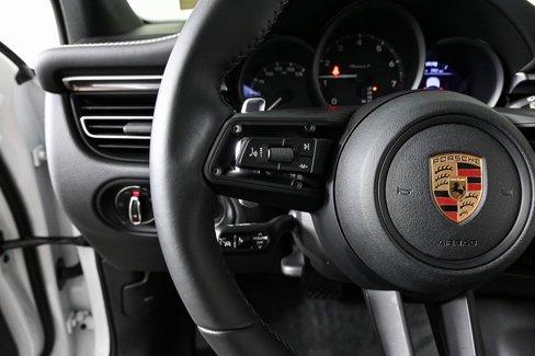 Used 2024 Porsche Macan Turbo image 10