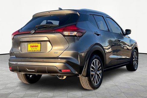 Used 2023 Nissan Kicks SV image 12