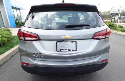Used 2023 Chevrolet Equinox LS image 4