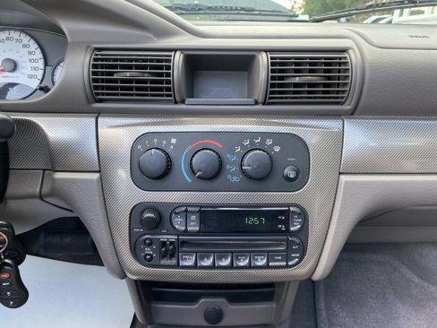 Used 2002 Chrysler Sebring GTC image 20