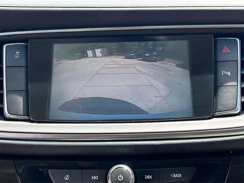 Used 2019 Buick Enclave Essence image 11
