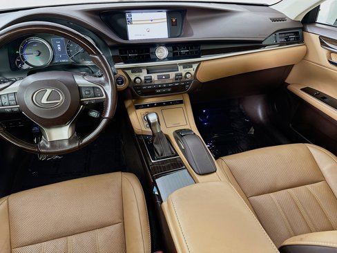 Used 2017 Lexus ES 300h image 25