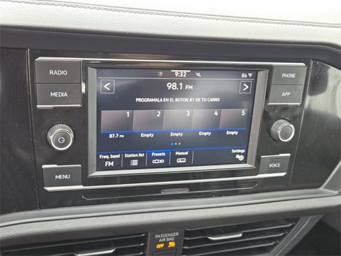 Used 2024 Volkswagen Jetta SE image 20