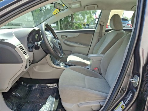 Used 2013 Toyota Corolla L image 12