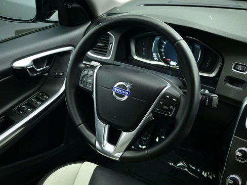 Used 2016 Volvo S60 T5 Cross Country Platinum image 8