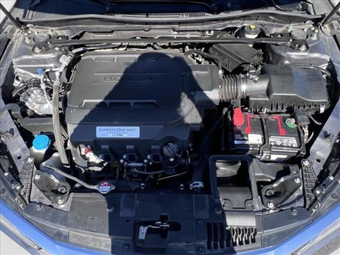 Used 2016 Honda Accord Touring image 24