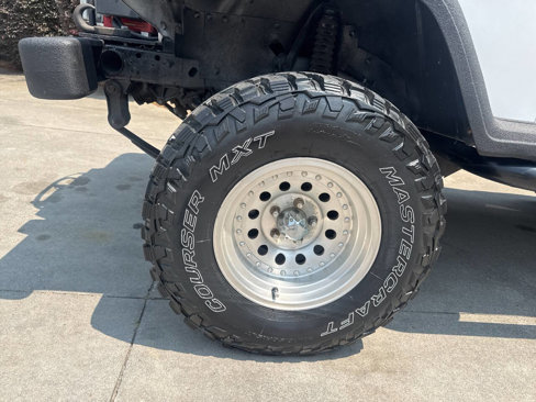 Used 1993 Jeep Wrangler S image 17