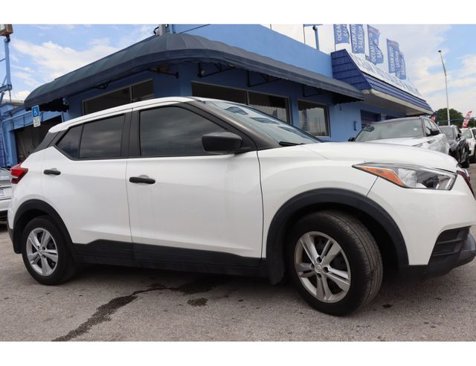Used 2020 Nissan Kicks S image 9