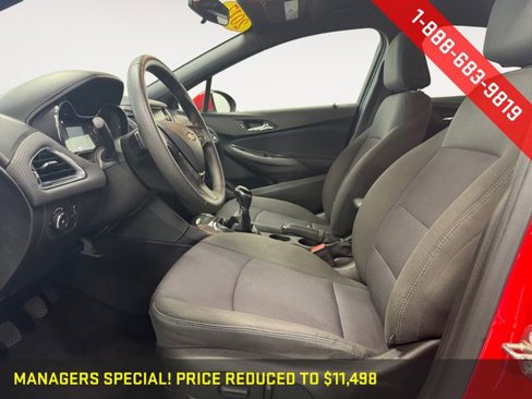 Used 2017 Chevrolet Cruze LT image 9