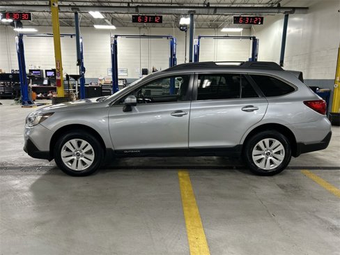 Used 2019 Subaru Outback 2.5i Premium image 5
