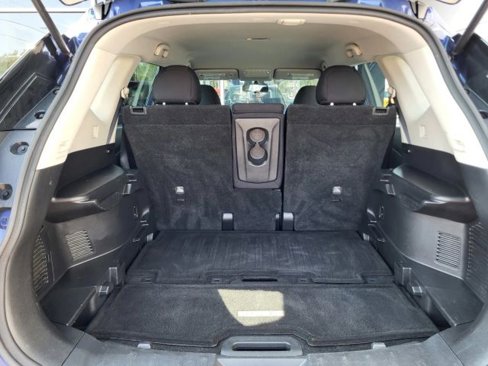 Used 2018 Nissan Rogue S image 19