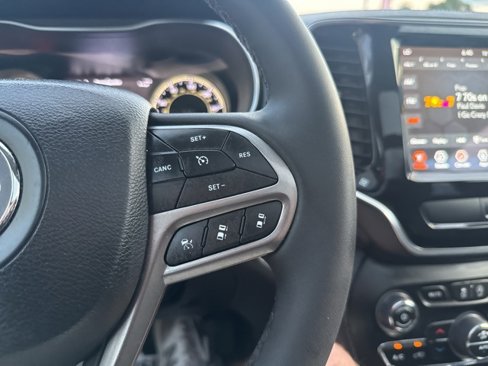 Used 2022 Jeep Cherokee Limited image 19