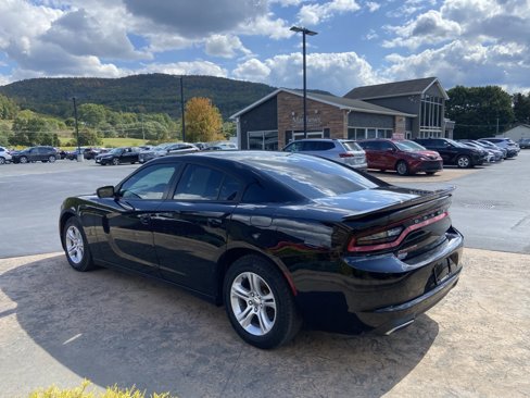 Used 2017 Dodge Charger SE image 7