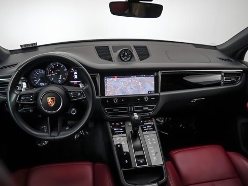 Certified 2023 Porsche Macan image 19