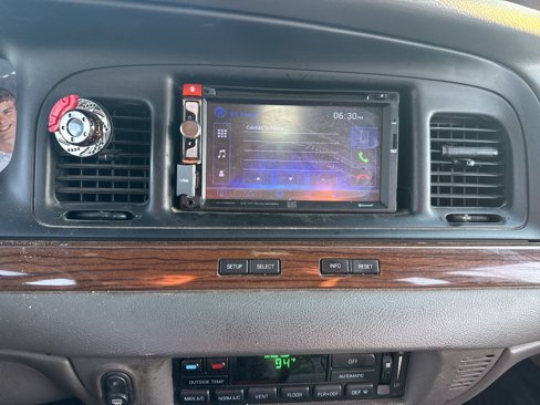 Used 2008 Ford Crown Victoria LX image 10
