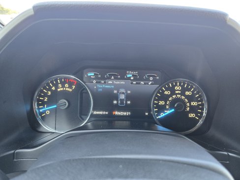 Used 2016 Ford F150 Lariat w/ Equipment Group 502A Luxury image 9