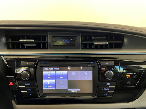Used 2014 Toyota Corolla LE image 19