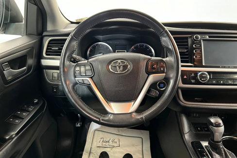 Used 2016 Toyota Highlander XLE image 13