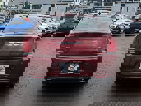 Used 2018 Chrysler 300 S image 6