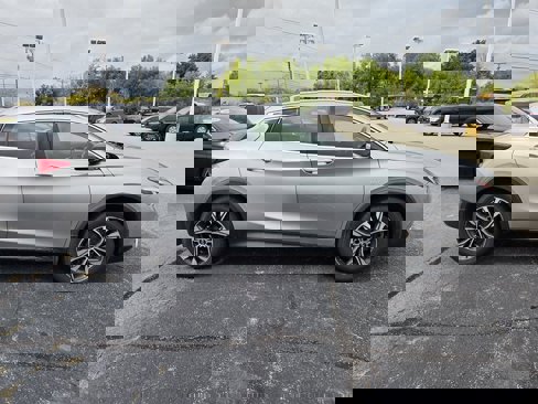 Used 2018 INFINITI QX30 Premium w/ Navigation Package image 2