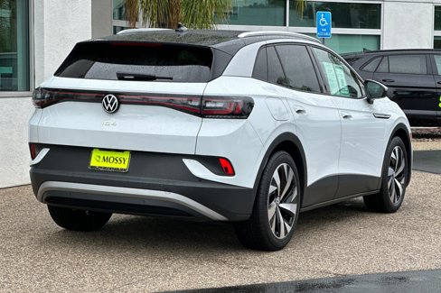 Certified 2021 Volkswagen ID.4 Pro S w/ Gradient Package image 4