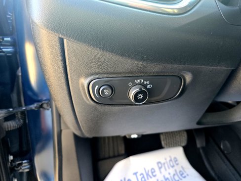 Used 2021 Chevrolet Equinox LT image 18