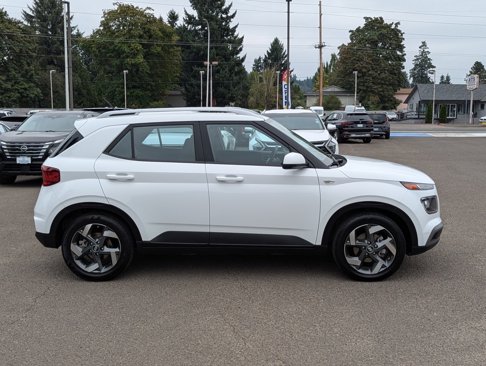 Used 2023 Hyundai Venue SEL image 6