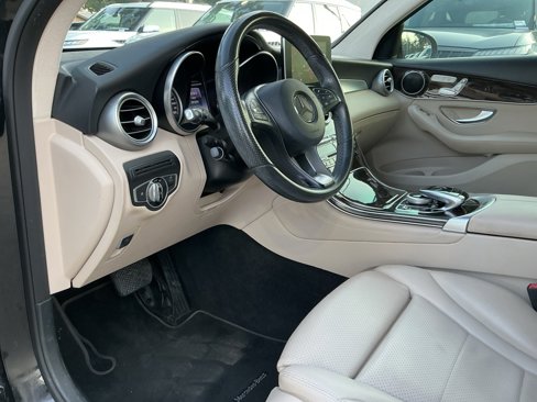 Used 2016 Mercedes-Benz GLC 300 4MATIC image 21