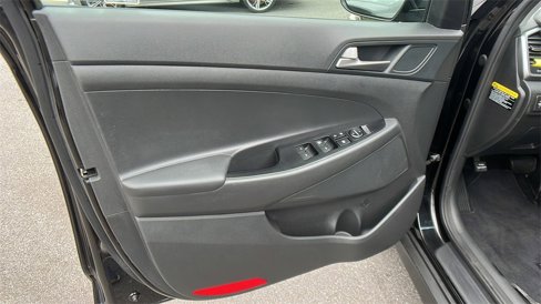 Used 2018 Hyundai Tucson SE w/ Cargo Package image 11
