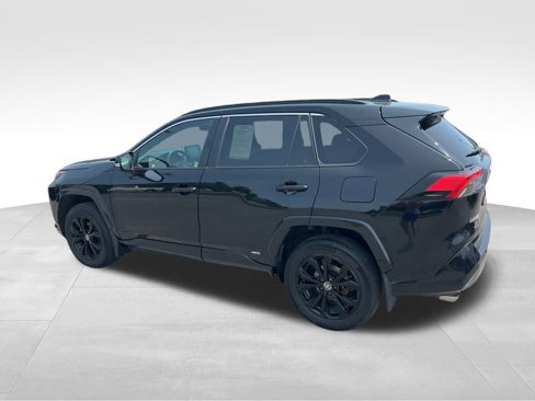Used 2022 Toyota RAV4 SE image 6