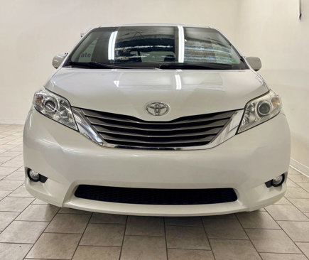 Used 2015 Toyota Sienna XLE image 11