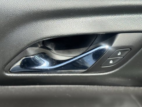 Used 2018 GMC Acadia SLE image 23