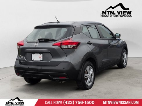 Used 2020 Nissan Kicks S image 3