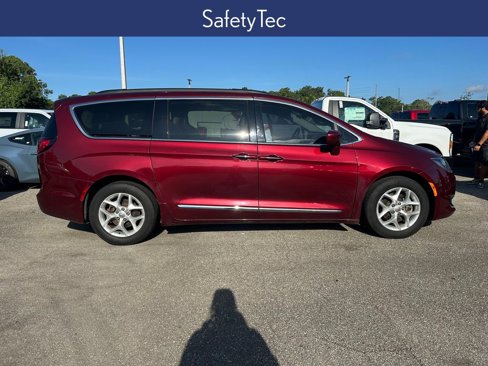 Used 2017 Chrysler Pacifica Touring-L w/ Tire & Wheel Group image 7