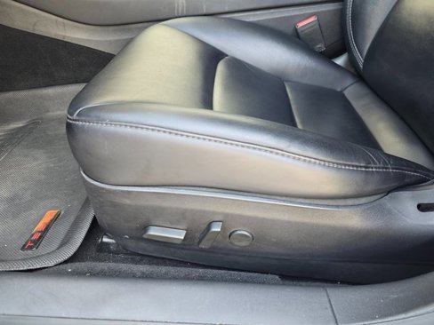 Used 2020 Tesla Model 3 Performance image 16