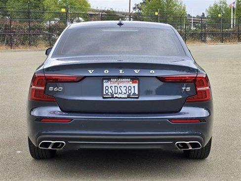 Used 2020 Volvo S60 T5 Momentum image 5