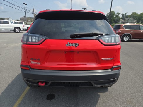Used 2019 Jeep Cherokee Trailhawk image 4