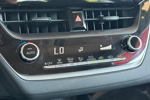 Used 2021 Toyota Corolla LE image 19